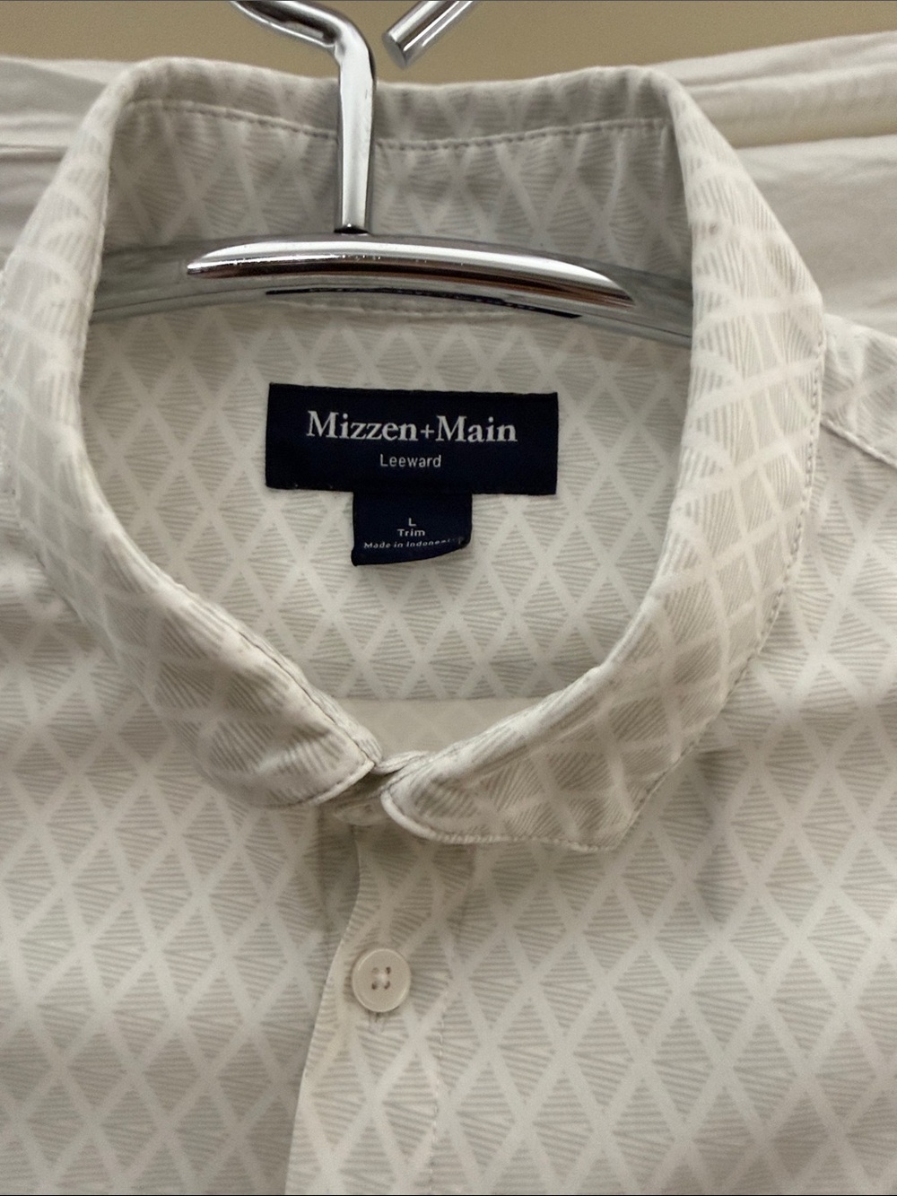 Mizzen+Main White Short-Sleeve Diamond Jacquard Button-Down - Picture 3 of 5